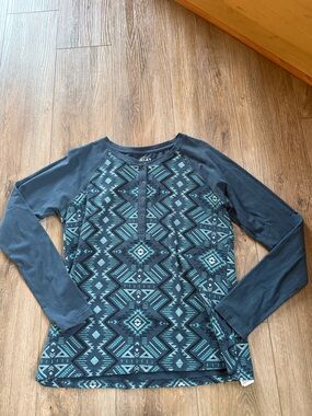 Ariat Teal and Navy Aztec Print Henley Long Sleeve size medium